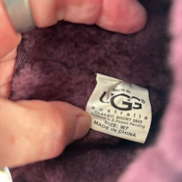 UGG Classic Short Port Wine Color Sheepskin Shearling Boots Size W7 - Picture 5 of 6